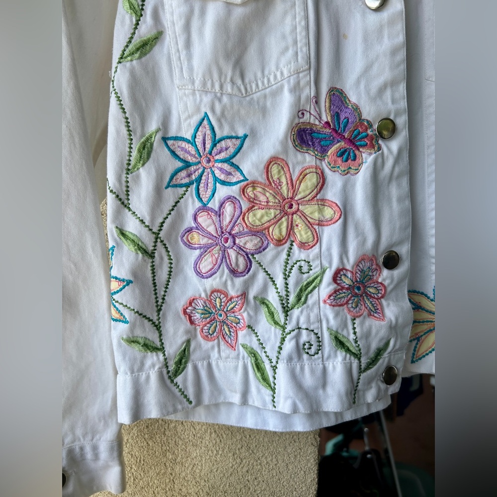 BFA Embroidered Floral Jacket White Size Medium Vintage Y2K/90s - Picture 2 of 7